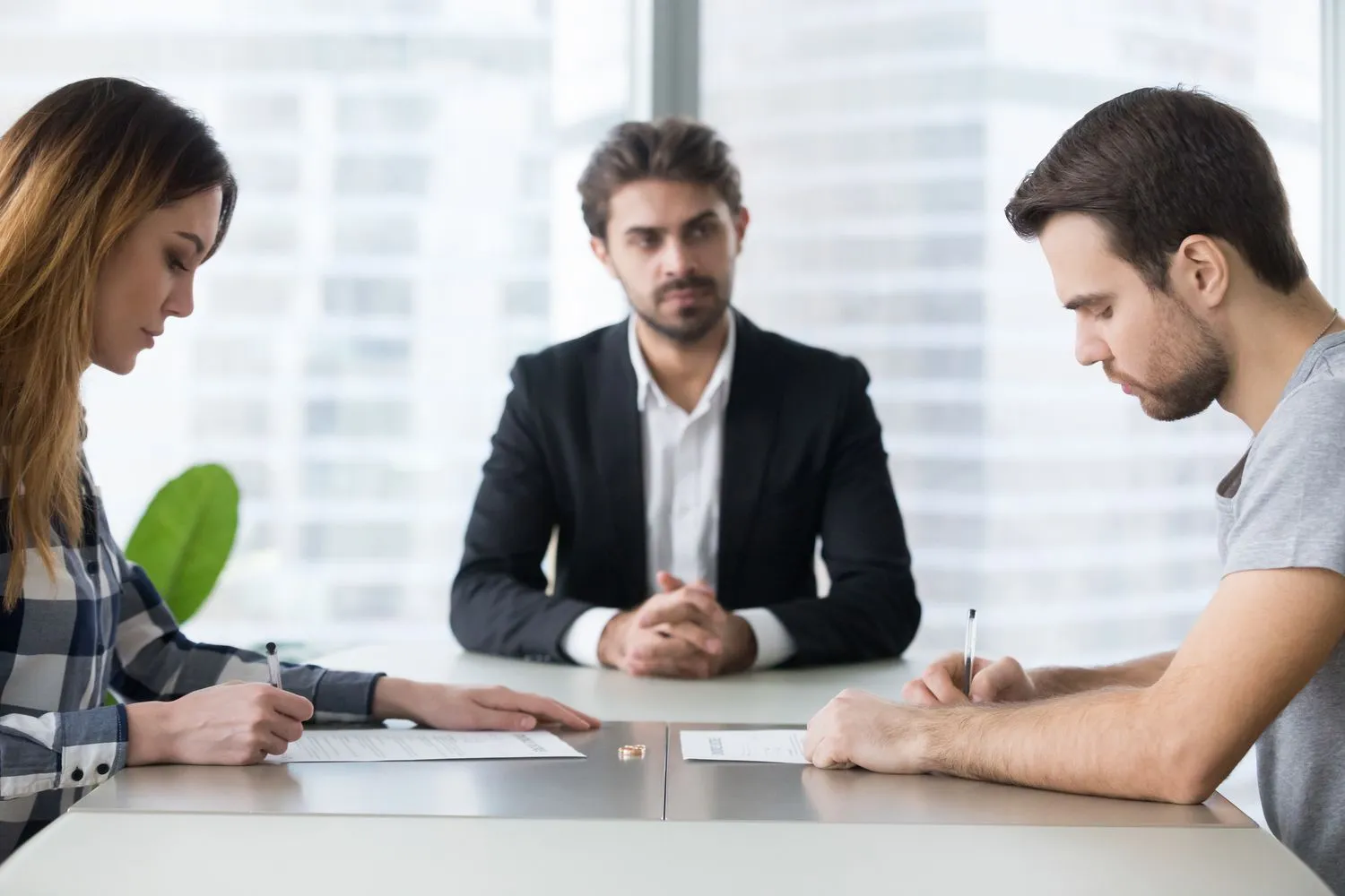 How EH Mediation Guides Couples Toward Fair and Balanced Outcomes Dronfield